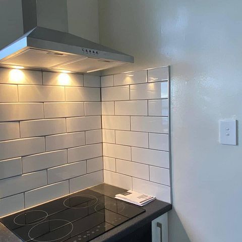 1 Bedroom renovated apartment right in town - Photo 1