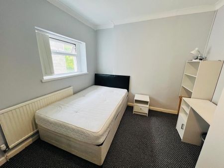 4 bedroom house share to rent - Photo 3