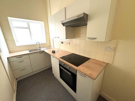 1 bed flat to rent in Stockleigh Road, St. Leonards-On-Sea, TN38 - Photo 2