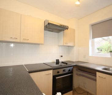 Hawkswell Walk, Woking - Photo 2