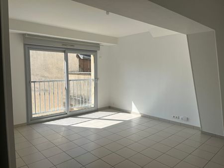 APPARTEMENT DE TYPE 4 - QUARTIER CHATEAUNEUF - Photo 2