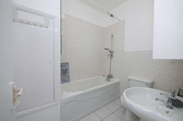 3 bedroom ground floor flat to rent - Photo 1