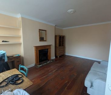 1 Bed Flat, Nevern Square, SW5 - Photo 1