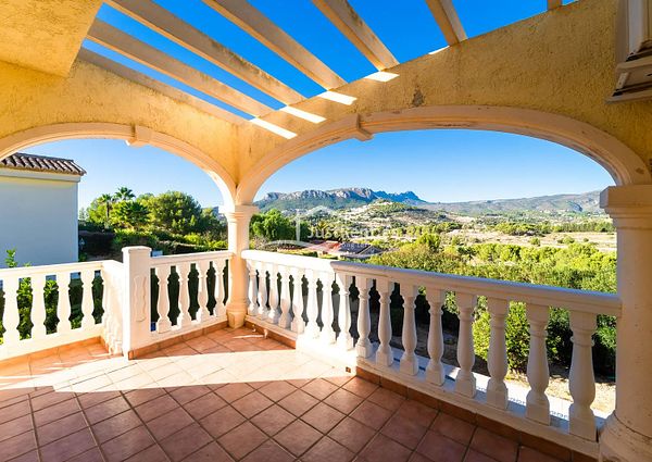 Detached Mediterranean style house for rent in Calpe