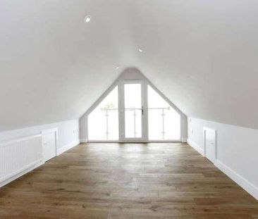 Forming part of this impressive development, this light and bright ... - Photo 4