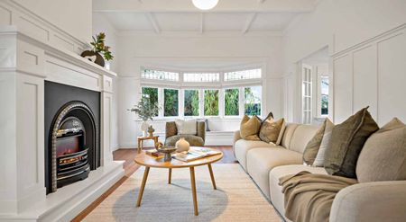 Renovated Character Bungalow with Flexible Living Heart of Remuera - Photo 3