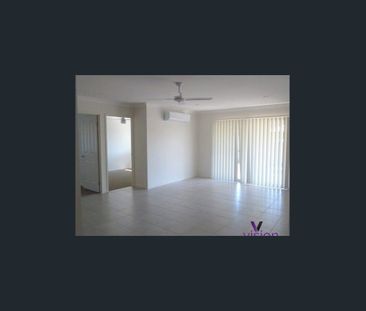 SPACIOUS AIR-CONDITIONED FAMILY HOME - Photo 6