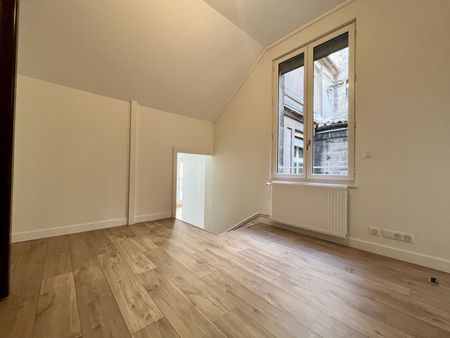 QUAIS DES CHARTRONS – 2 CHAMBRES + TERRASSE - 1460 € CC - Photo 4