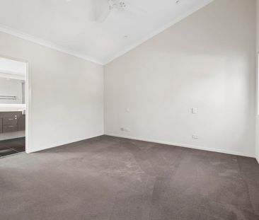 Spacious townhouse in the heart of Morningside - Photo 1