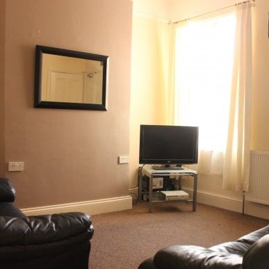 Homely 4 Bed house. - Photo 1