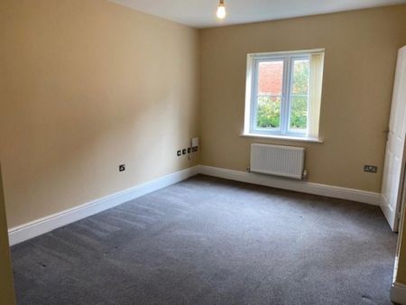 3 bedroom semi-detached house to rent - Photo 5