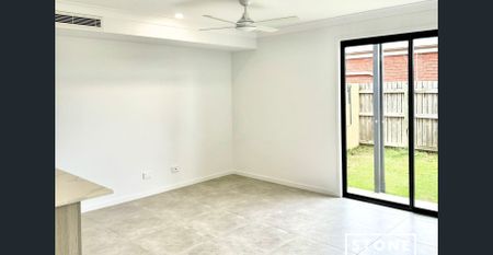 Stylish Double-Storey Family Townhouse - Photo 3