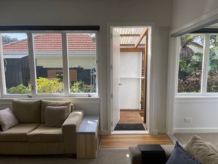 Live by Cornwall Park - A Premium Location - Photo 3