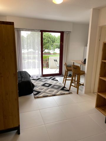 Location Appartement 1 pièce 20m² LA ROCHELLE 17000 - Photo 2