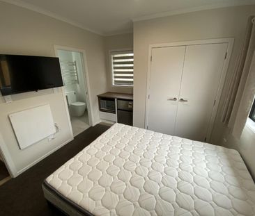 Short walk to Waikato Hospital - Photo 6