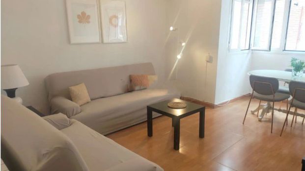 Piso de alquiler en Centro - Photo 1