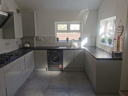 Room in a Shared House, Ellel Grove, L6 - Photo 2