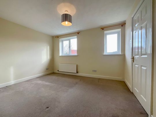 3 bedroom Semi-Detached House to let - Photo 1