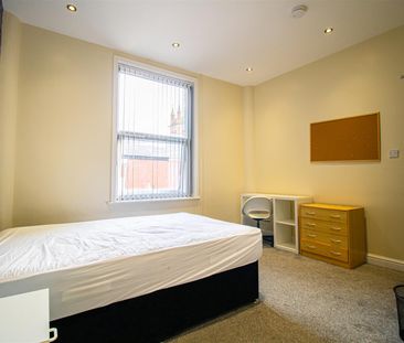 Spacious Double Room to Let on Villiers Street, Preston - Photo 4