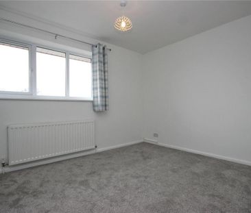 2 bedroom semi-detached house to rent - Photo 6