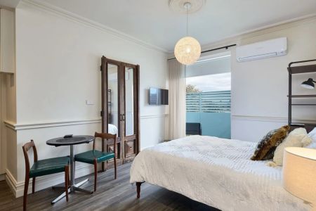 Beautifully Transformed European Style Studio - FURNISHED - Photo 2