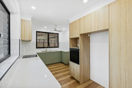 BEAUTIFULLY RENOVATED FAMILY HOME - Photo 4