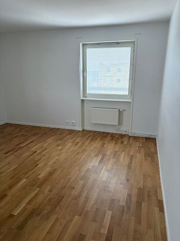 Okstigen 8, Brunnsäng - Photo 2