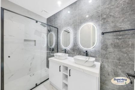 “Modern Family Home in Prime Location” - Photo 3