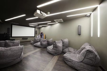 Bronze Studio - Photo 2