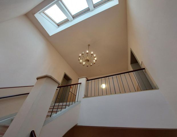 Herrschaftliches Wohnen - Attraktive 6-Zimmer Wohnung mit Dachterrasse und Gartenanteil in Dresden- Hosterwitz - Foto 1