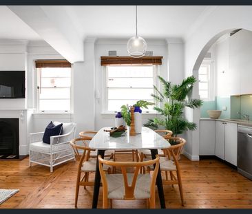 Charming Bondi Art Deco Apartment - Photo 2