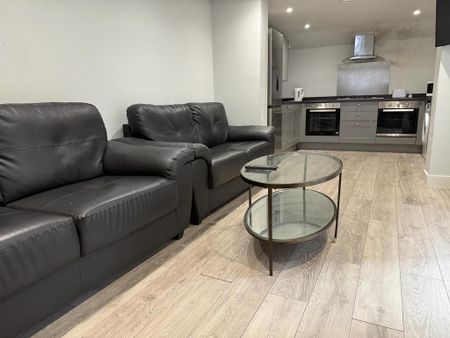 6 bedroom terraced house to rent - Photo 5