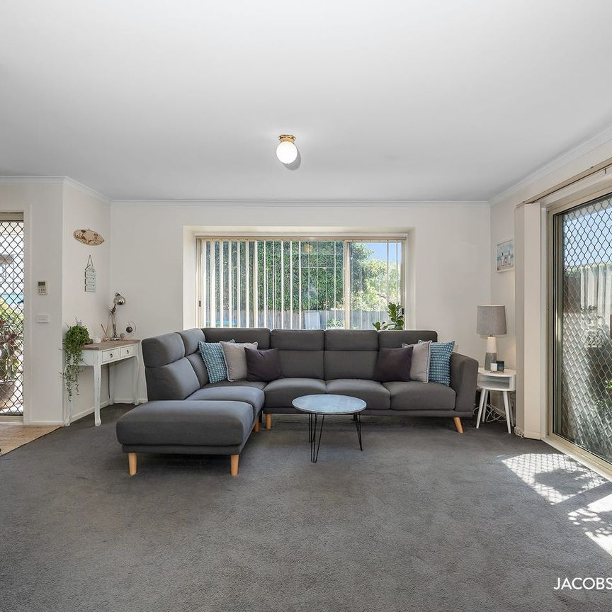 Privately Positioned Living in a Convenient Mornington Location - Photo 1