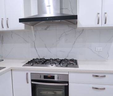 New Renovated 4 Spacious Bedrooms with Sunroom - Photo 5