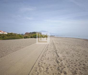 1 room luxury Apartment for rent in Manilva, Spain - Photo 6