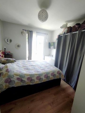 Location Appartement 2 pièces 45m² MILLAU 12100 - Photo 3