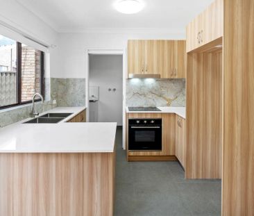 “Renovated Suburban Townhouse with Modern Upgrades” - Photo 5