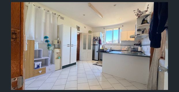 Well-Presented 3 Bedroom Brick Veneer Home - Photo 1