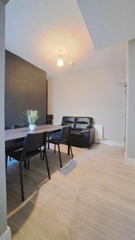 Room 1, 13 Lothair Avenue, Belfast, BT15 2HU - Photo 3