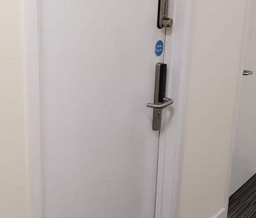 1 bedroom house of multiple occupation to rent - Photo 6