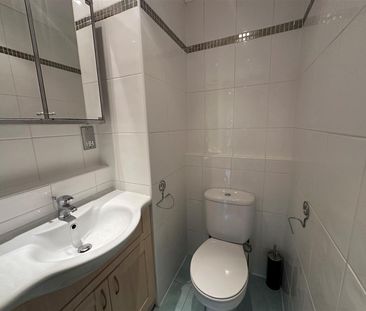 Leavesden Road, Watford - Photo 2