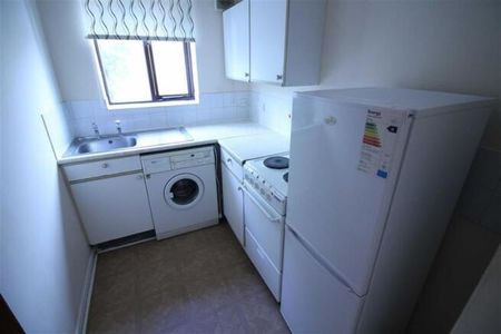 2 bedroom flat to rent - Photo 3