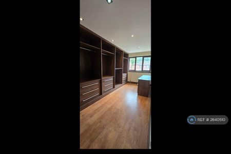 4 bedroom detached house to rent - Photo 3