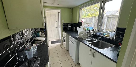 House to rent - Photo 2