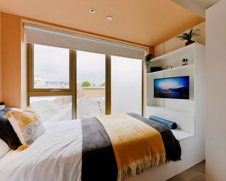 Bronze Studio - Photo 2