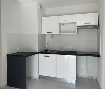 Location Appartement 3 pièces 56m² - Photo 2