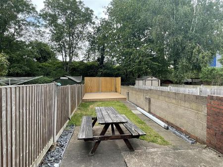 3 bedroom terraced house to rent - Photo 2