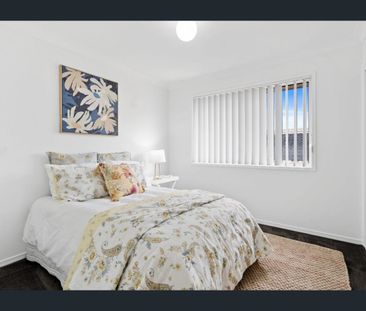 Stunning Renovated Family Home in Quiet Elevated Cul-de-sac - Photo 3