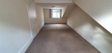 3 bedroom flat to rent - Photo 4