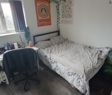 4 bedroom house to rent - Photo 1